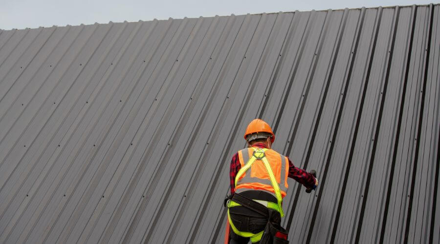 Professional gutter cleaning in Tonalea, AZ